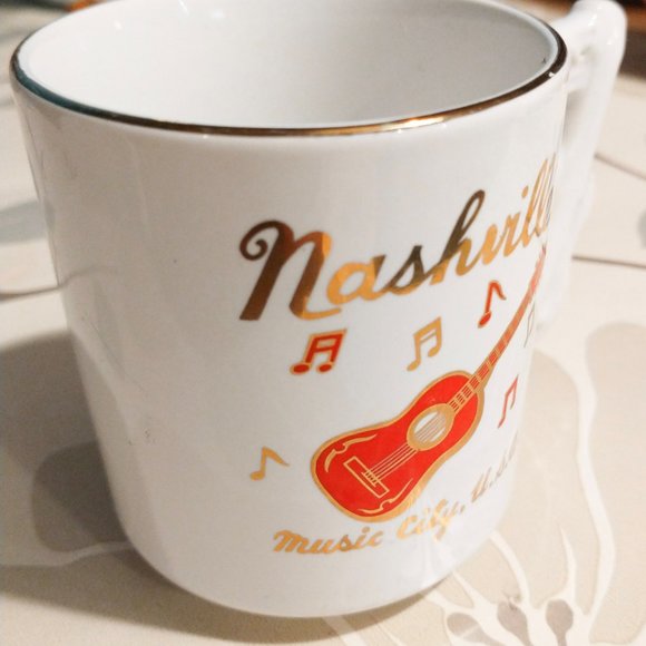 Pre-Loved Retro Nashville Music City, Guitar Handle - Gold Trim - Picture 4 of 5